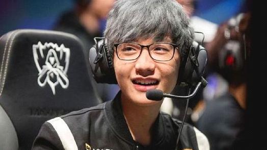 图片报：勒沃库森遭遇多次意外事件，到达曼市时已延误数小时