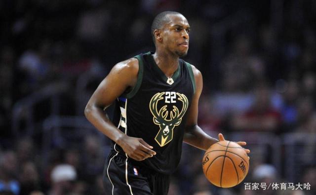 前利物浦后卫马蒂普退役后首亮相，现身沙尔克04广告