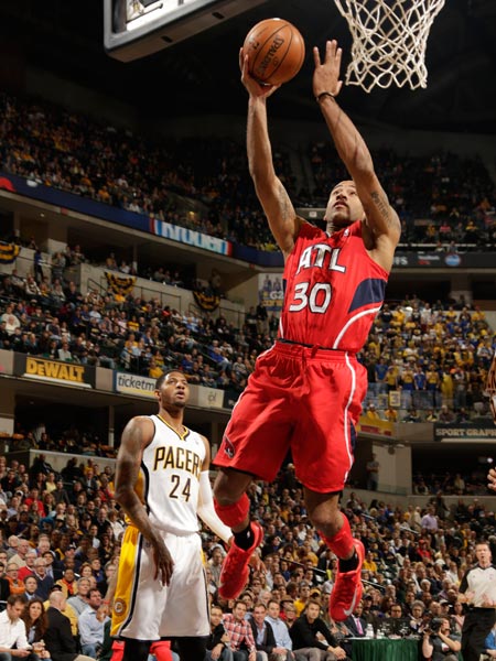 争相追逐的 争相追逐的